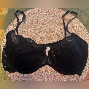 Victoria Secret Very Sexy Lacey Underwire Bra